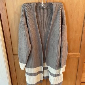 BY design gray and white cardigan SZ MED